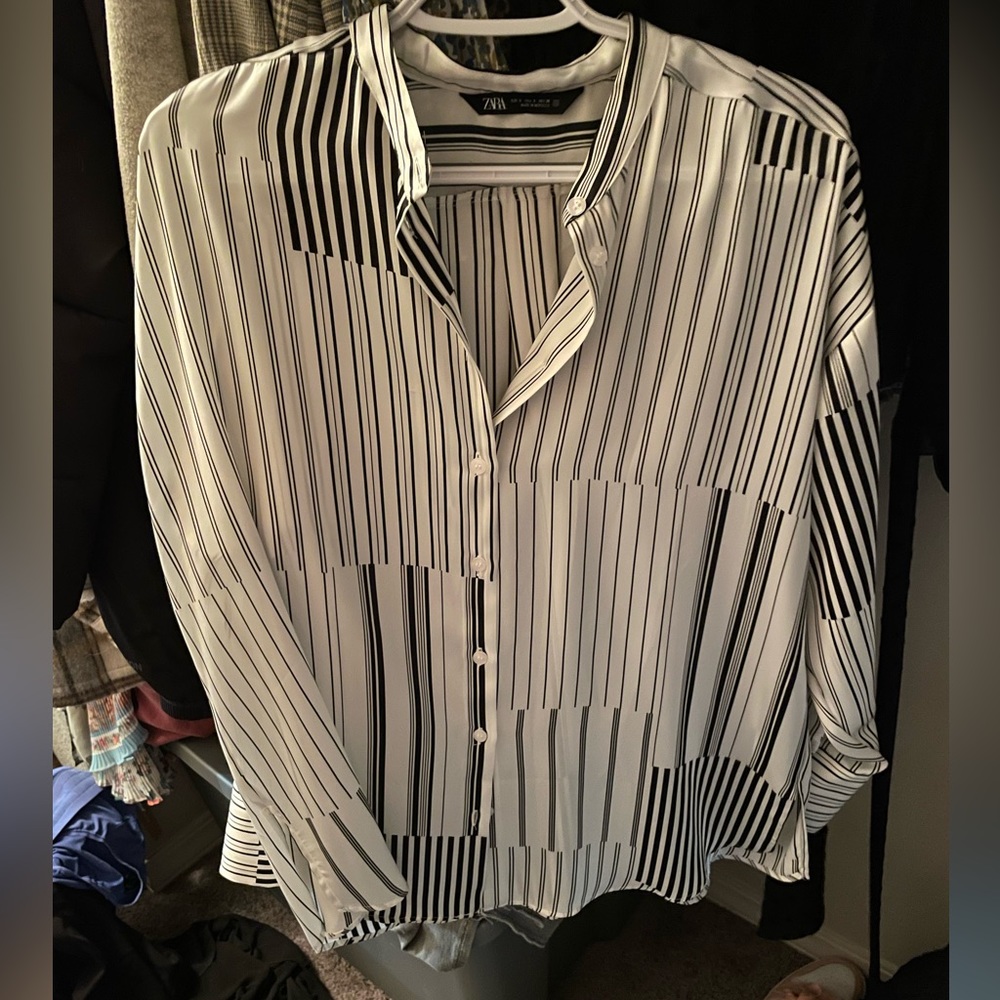 Zara blouse - worn 1 time! Size small